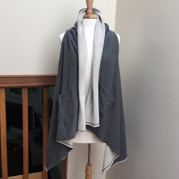 Raison D'etre hooded vest, Size XS - Picture 2 of 8